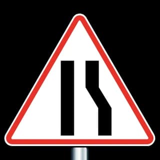 قارعة ضيقة من اليمين